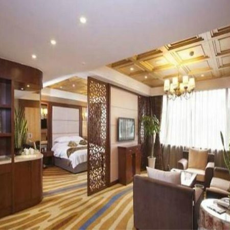 Chengdu Taicheng Hotel Exterior photo